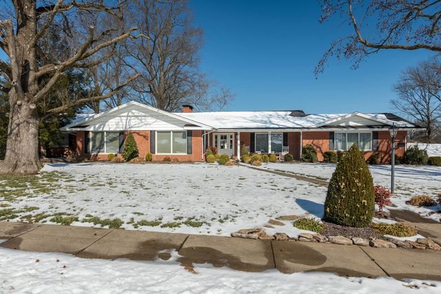 1902 Suzanne Drive, Marion, IL 62959