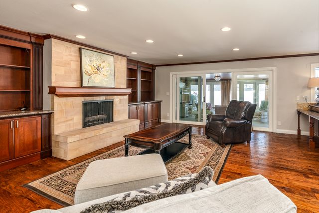 1902 Suzanne Drive, Marion, IL 62959