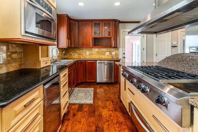 1902 Suzanne Drive, Marion, IL 62959