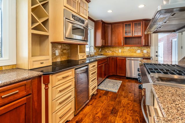 1902 Suzanne Drive, Marion, IL 62959