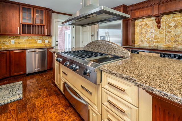 1902 Suzanne Drive, Marion, IL 62959