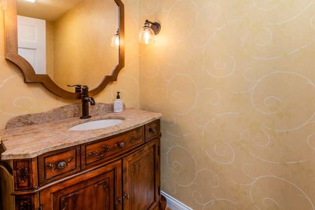 1902 Suzanne Drive, Marion, IL 62959