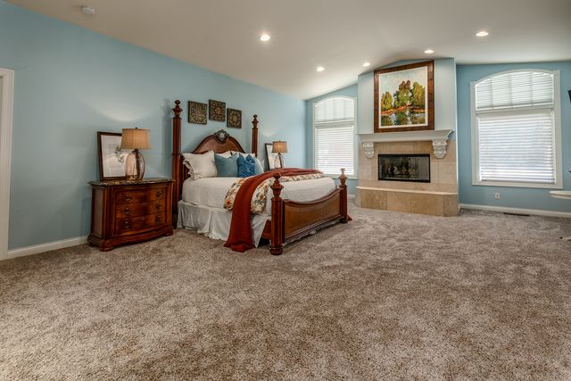 1902 Suzanne Drive, Marion, IL 62959