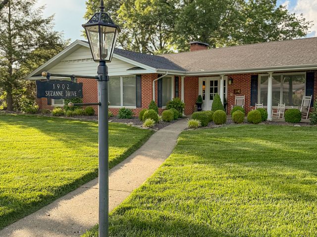 1902 Suzanne Drive, Marion, IL 62959