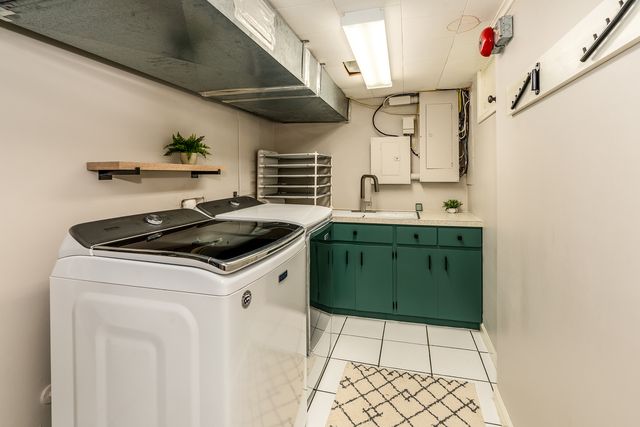 1902 Suzanne Drive, Marion, IL 62959