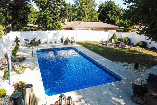 1902 Suzanne Drive, Marion, IL 62959