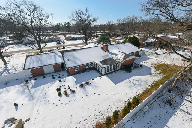 1902 Suzanne Drive, Marion, IL 62959