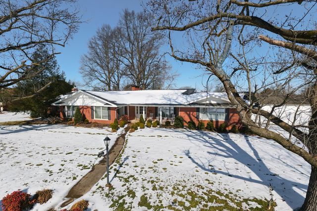 1902 Suzanne Drive, Marion, IL 62959