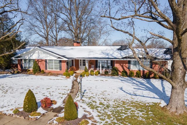 1902 Suzanne Drive, Marion, IL 62959