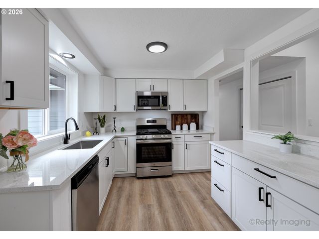 5744 SUGAR PLUM Ave, Salem, OR 97306