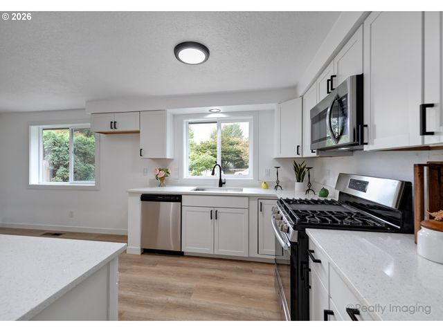5744 SUGAR PLUM Ave, Salem, OR 97306