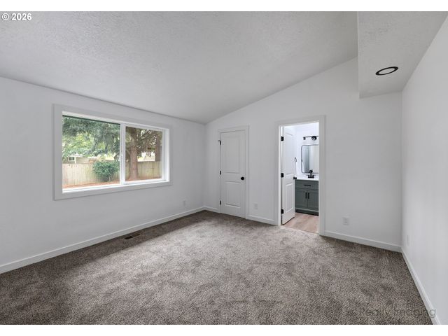 5744 SUGAR PLUM Ave, Salem, OR 97306