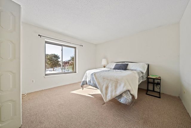 685 Oak St 12-9, Brockton, MA 02301