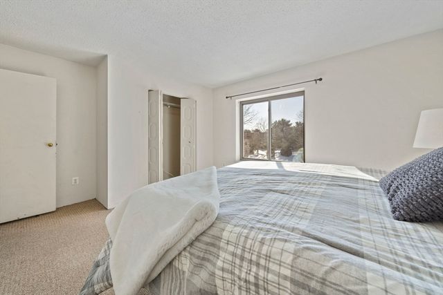 685 Oak St 12-9, Brockton, MA 02301