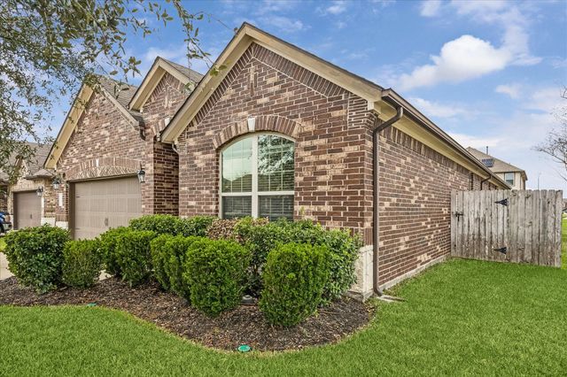 2702 Osprey Lane, Pearland, TX 77581