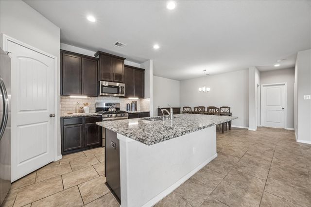 2702 Osprey Lane, Pearland, TX 77581