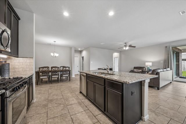 2702 Osprey Lane, Pearland, TX 77581