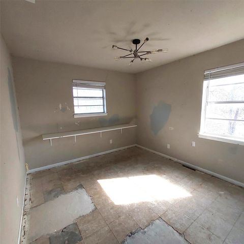 2084 County Road 4308, Greenville, TX 75401