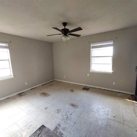 2084 County Road 4308, Greenville, TX 75401