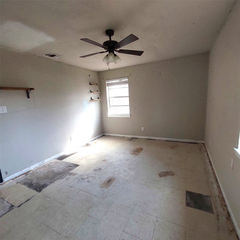 2084 County Road 4308, Greenville, TX 75401