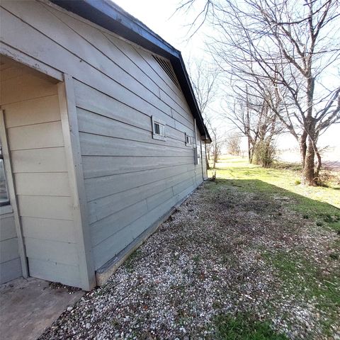 2084 County Road 4308, Greenville, TX 75401