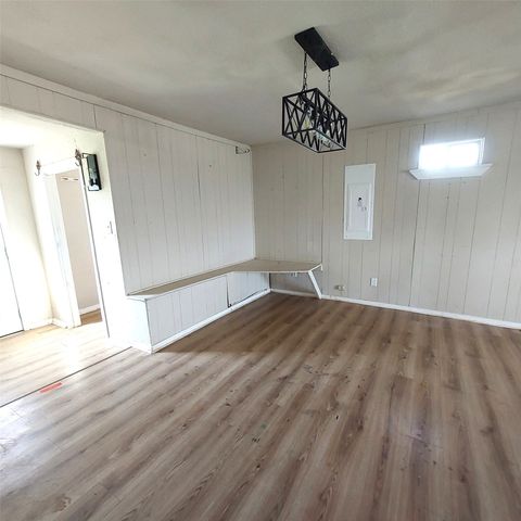 2084 County Road 4308, Greenville, TX 75401