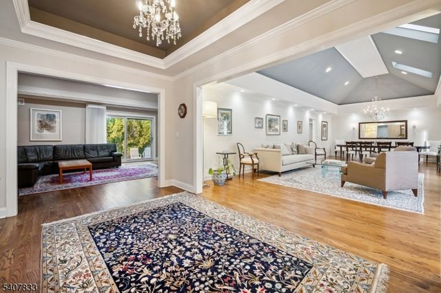 50 Cayuga Way, Millburn Twp., NJ 07078