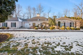 50 Cayuga Way, Millburn Twp., NJ 07078