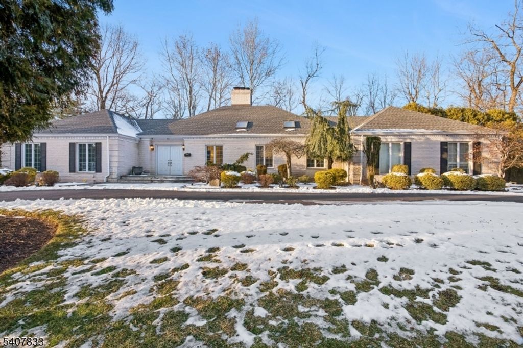 50 Cayuga Way, Millburn Twp., NJ 07078