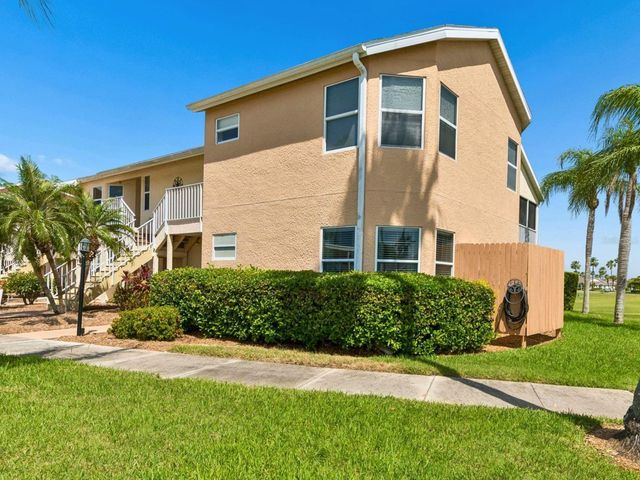 1612 FAIRWAY TRACE A, Palmetto, FL 34221