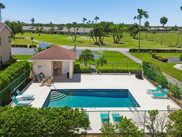 1612 FAIRWAY TRACE A, Palmetto, FL 34221