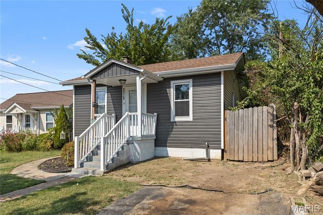 9329 Latrobe Avenue, St Louis, MO 63114