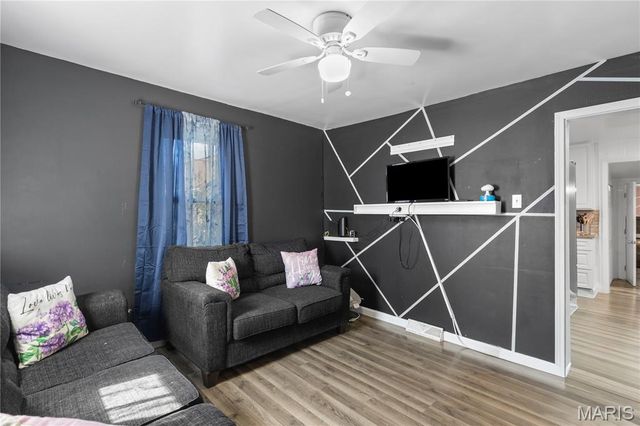 9329 Latrobe Avenue, St Louis, MO 63114