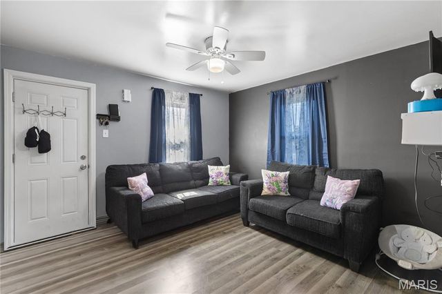 9329 Latrobe Avenue, St Louis, MO 63114