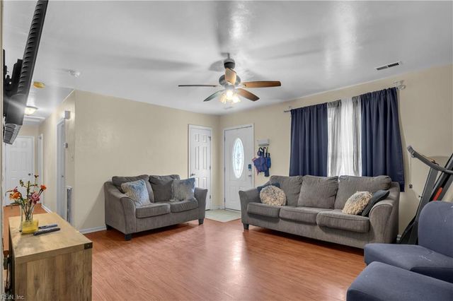817 Dana DR, Chesapeake, VA 23321