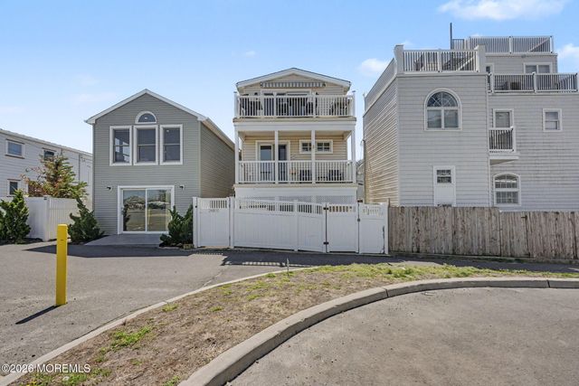 7 E Church Street, Sea Bright, NJ 07760