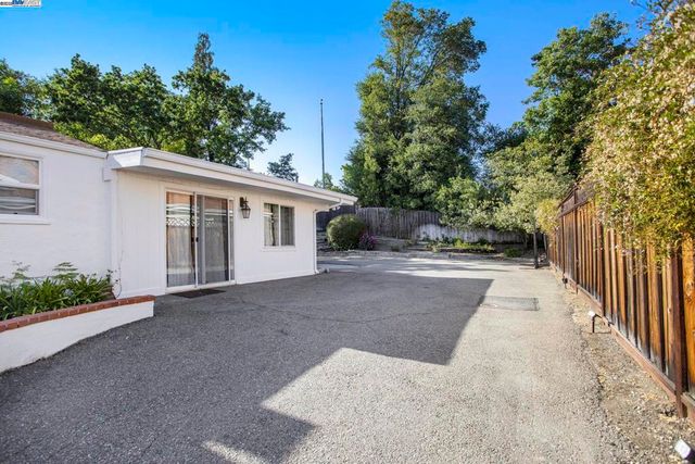 366 Ilo Ln, Danville, CA 94526