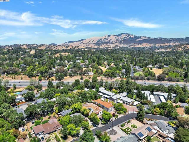 366 Ilo Ln, Danville, CA 94526