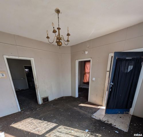 1317 JOHN H GWYNN JR Avenue, Peoria, IL 61605