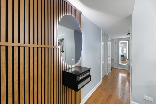 7A Kingery Quarter 201, Willowbrook, IL 60527