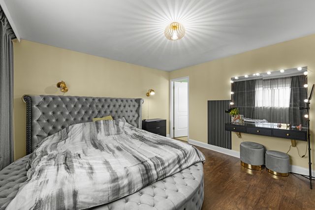 7A Kingery Quarter 201, Willowbrook, IL 60527