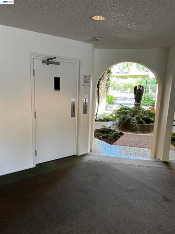 1305 Boulevard Way 210, Walnut Creek, CA 94595