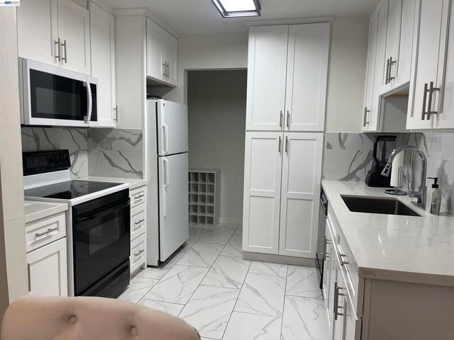 1305 Boulevard Way 210, Walnut Creek, CA 94595
