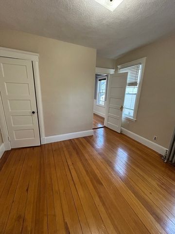 19 Oakland 19, Watertown, MA 02472