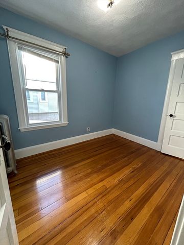 19 Oakland 19, Watertown, MA 02472