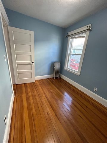 19 Oakland 19, Watertown, MA 02472