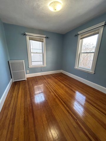 19 Oakland 19, Watertown, MA 02472