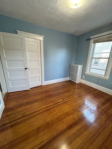 19 Oakland 19, Watertown, MA 02472