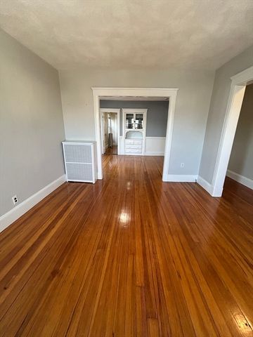 19 Oakland 19, Watertown, MA 02472