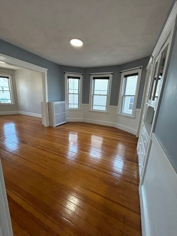 19 Oakland 19, Watertown, MA 02472